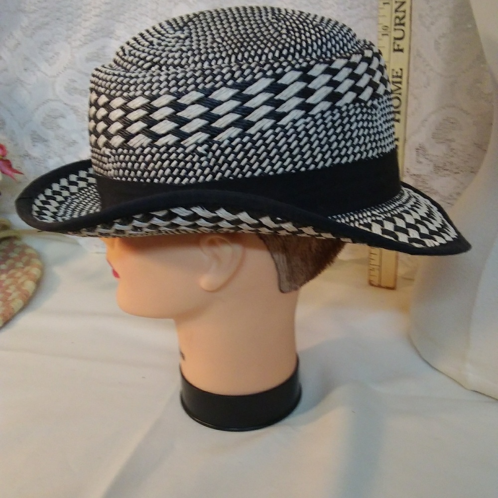 Scala Hat Medium